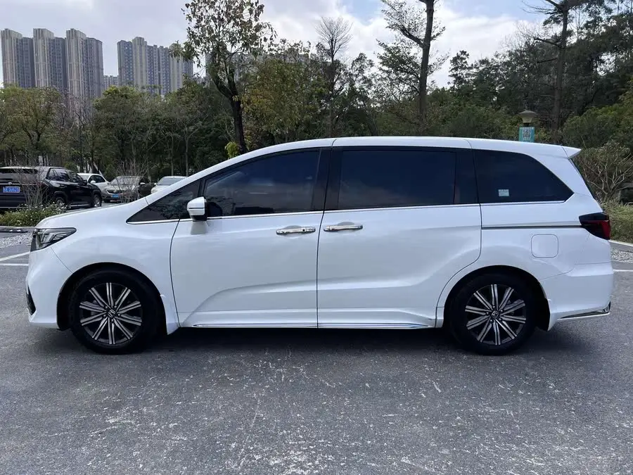 أوديسي 2022 2.0 لتر e:HEV إصدار شارب