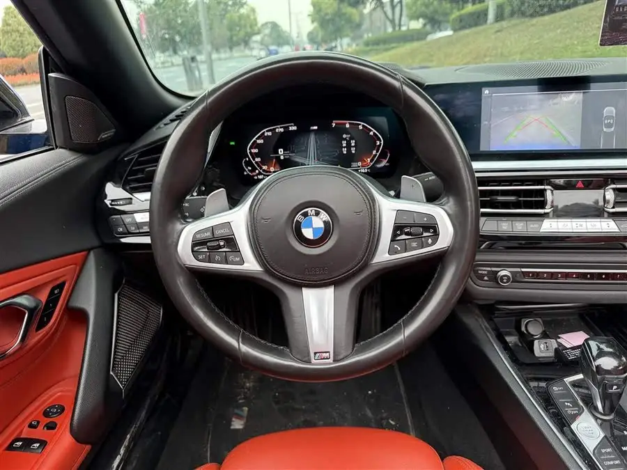 بي إم دبليو Z4 2019 sDrive 25i M حزمة الرياضة الليلية