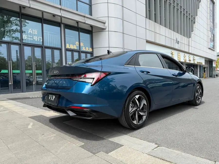 Elantra 2022 1.5L CVT LUX Premium