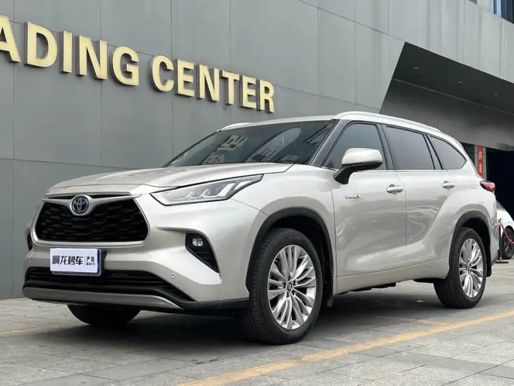 Highlander 2022 Model Dual Engine 2.5L Two-Wheel Drive Premium Edition 7-Seater