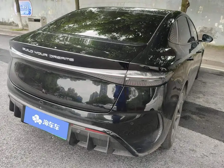 ختم 2022 طراز 700 كم النسخة طويلة المدى للدفع الخلفي