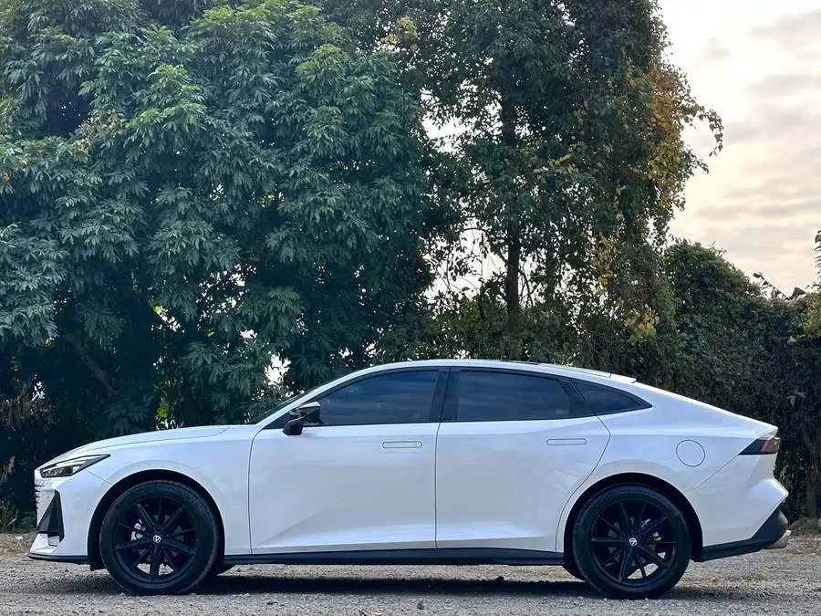 Changan UNI-V 2023 1.5T Premium