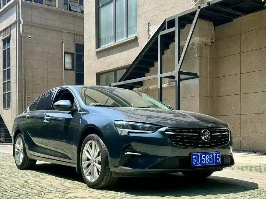 2022 بويك ريجال جي إس بريميوم