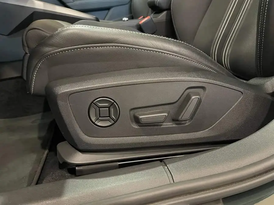 أودي A3 2024 سبورت باك 35 TFSI الطراز الرياضي الأنيق