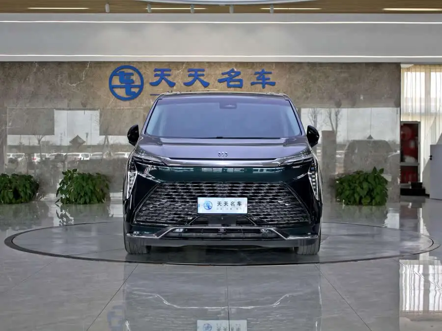 نسخة خاصة من قرن 2023 2.0T بأربعة مقاعد