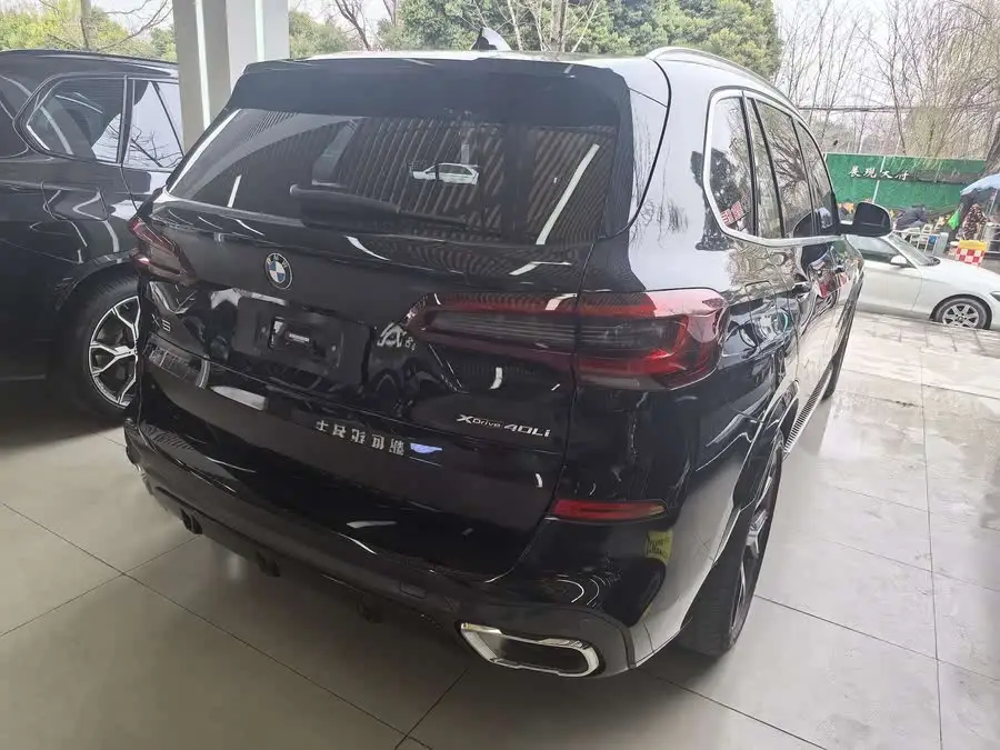 بي إم دبليو X5 2022 xDrive 40Li حزمة M الرياضية