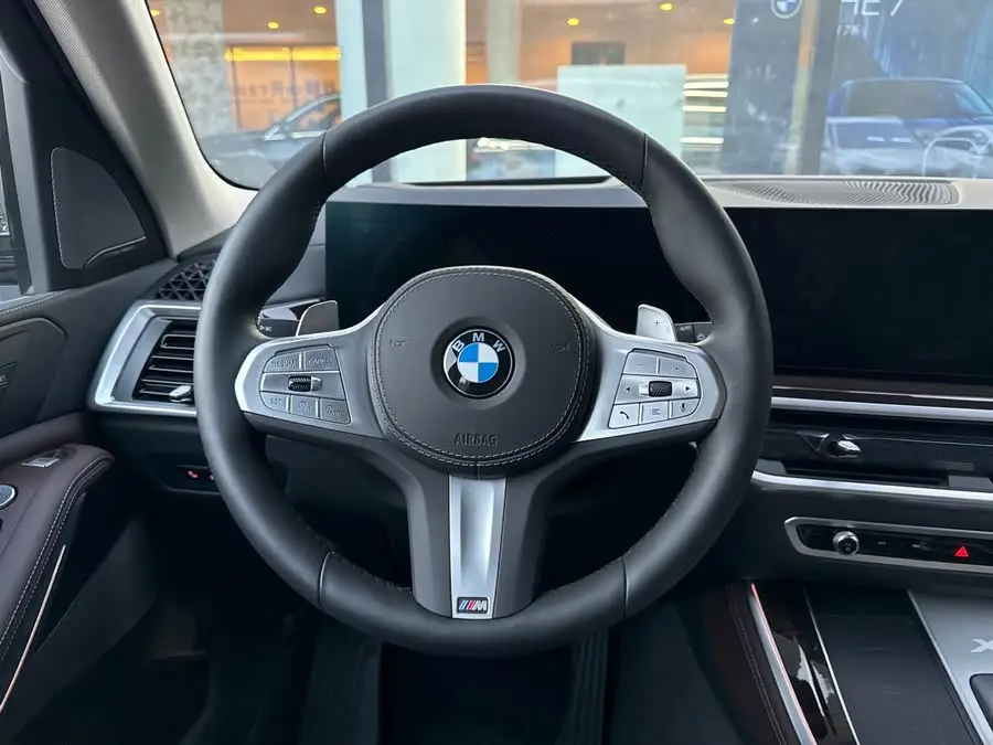 BMW X5 2023 xDrive 40Li M Sport Night Package