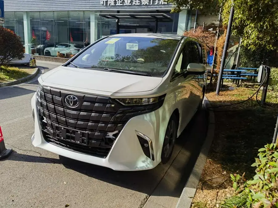 ألفارد 2024 فئة ديناميكية ثنائية 2.5 لتر متميزة