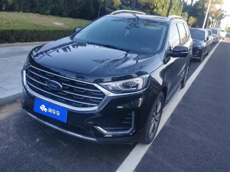 2022 Ford Edge PLUS EcoBoost 245 AWD Platinum 7-seater