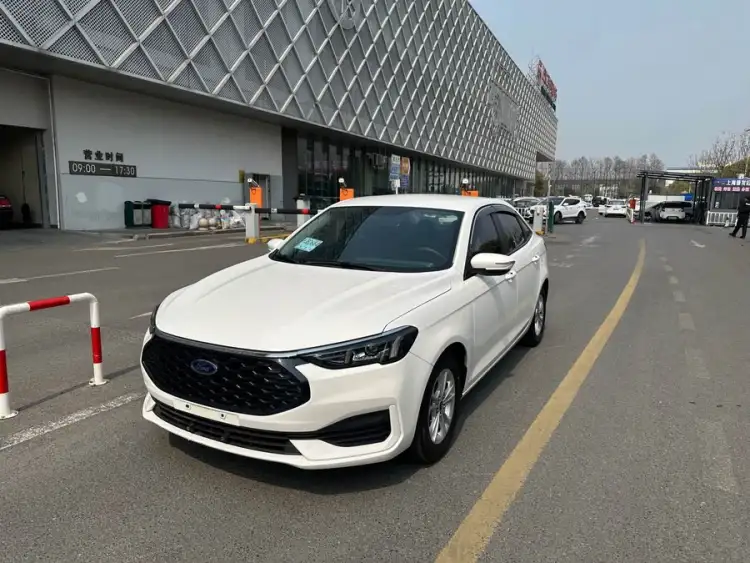 Ford Focus 2021 1.5L Automatic Golden Edition