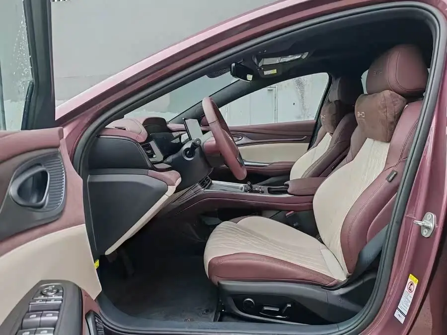 سيلايون 2023 DM-i 1.5T 121 كم الطراز الرائد