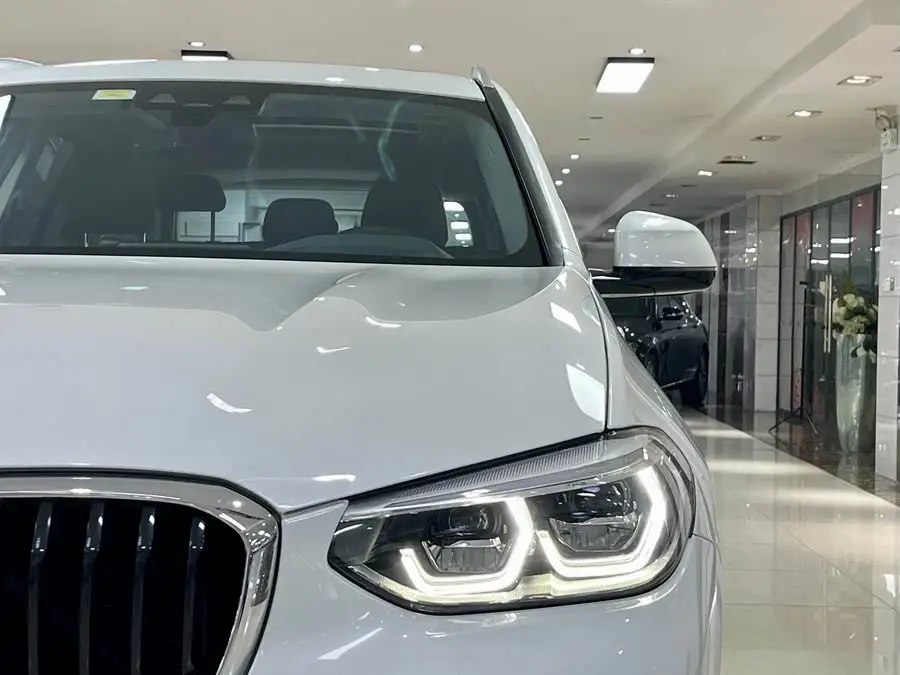 بي إم دبليو X3 طراز 2021 xDrive30i النسخة الرائدة حزمة M الرياضية