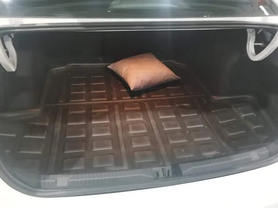 لانغ ي 2024 طراز 1.5 لتر أوتوماتيكي إصدار النجوم الخمسة ملايين