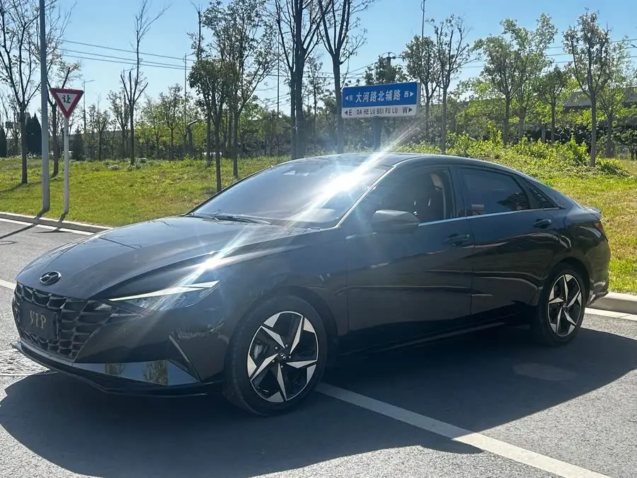 Elantra 2022 1.5L CVT LUX Premium