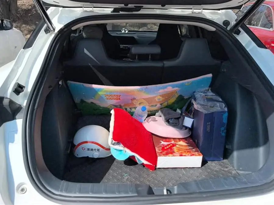 شانغهاى UNI-T 2020 نموذج 1.5T رائد