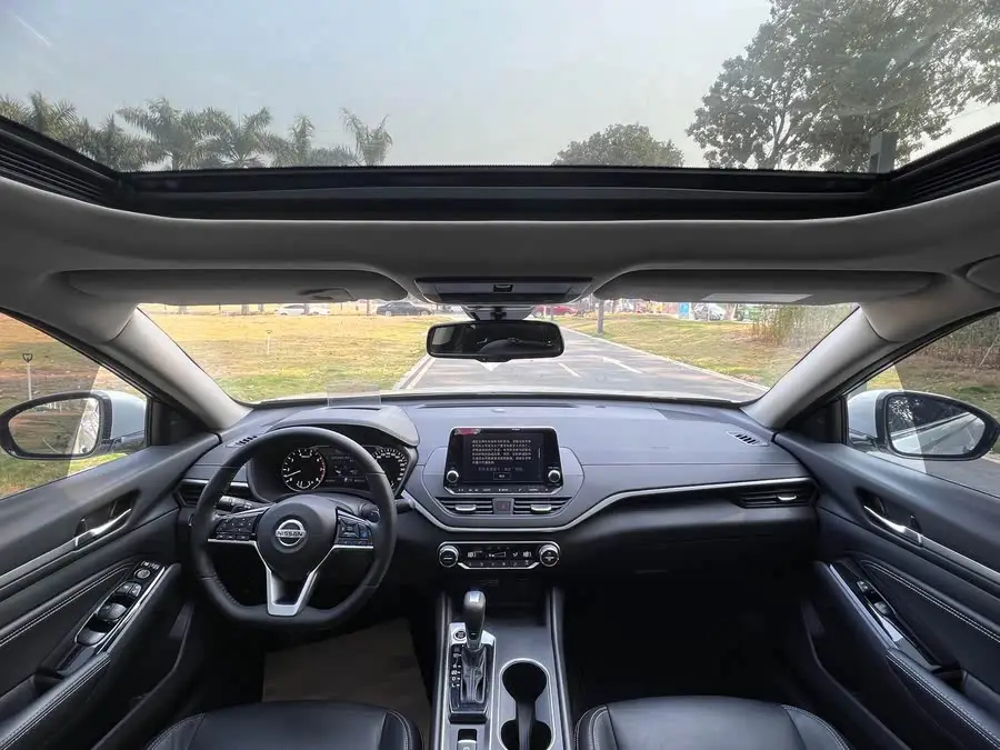 تيانا 2020 2.0T XL Upper AD1 إصدار الملاحة الذكية