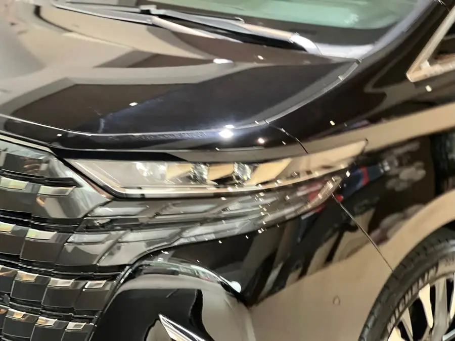 ألفارد 2024 نسخة فاخرة بمحرك مزدوج 2.5 لتر