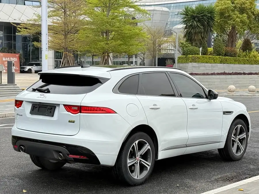 جاجوار F-PACE 2020 300-Sport