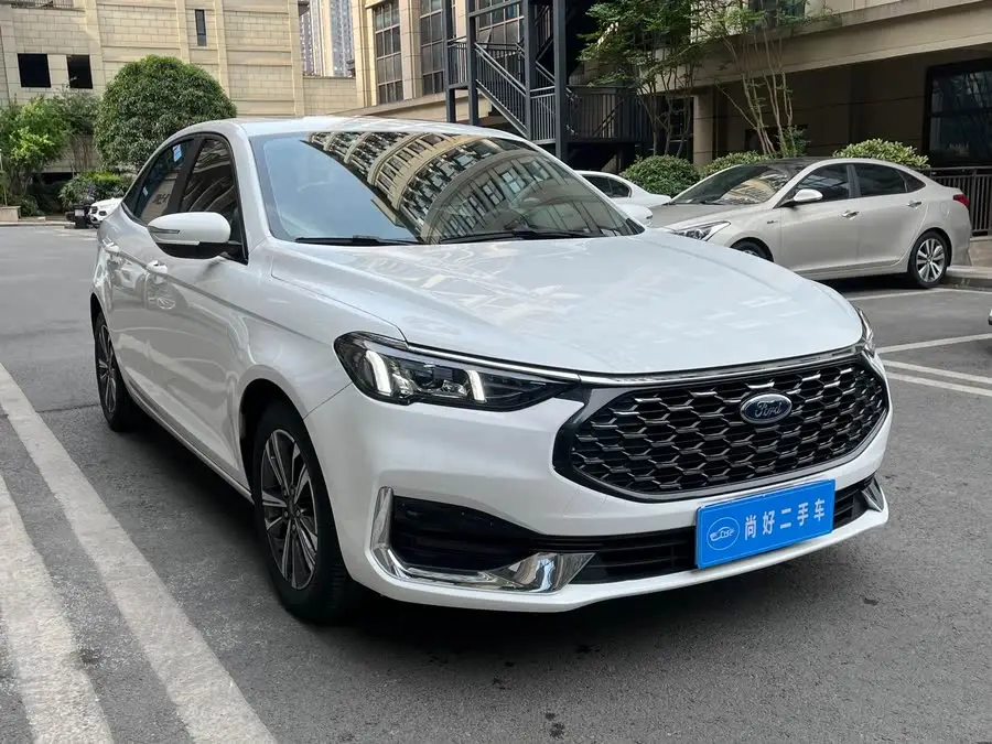 فورد فوكس 2021 1.5 لتر أوتوماتيكي إصدار الماس