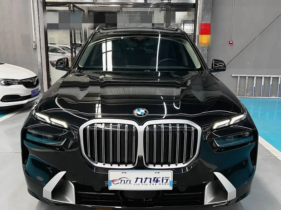 بي إم دبليو X7 2023 xDrive40i باقة فاخرة