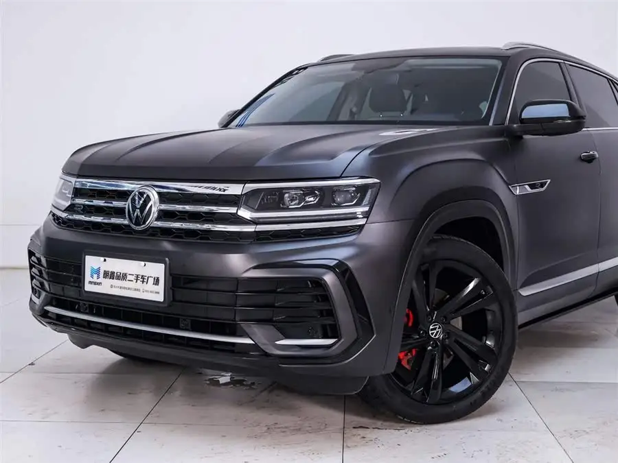 2021 فولكس فاجن توارغ X 530 V6 4Motion إصدار منتصف الليل