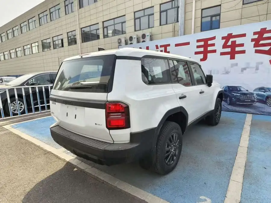 برادو 2024 2.4T إصدار كروس BX 5 مقاعد