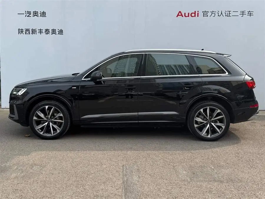 Audi Q7 2023 55 TFSI quattro S line Sport