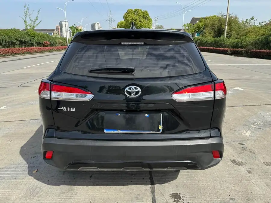 كورولا كروس 2022، 2.0 لتر رائد