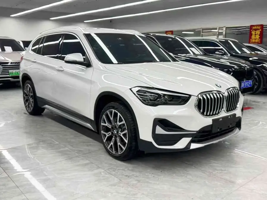 بي إم دبليو X1 2021 xDrive25Li الفاخرة