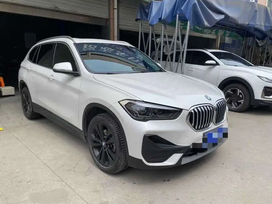 بي إم دبليو X1 2021 طراز مُعدل sDrive20Li فاشن