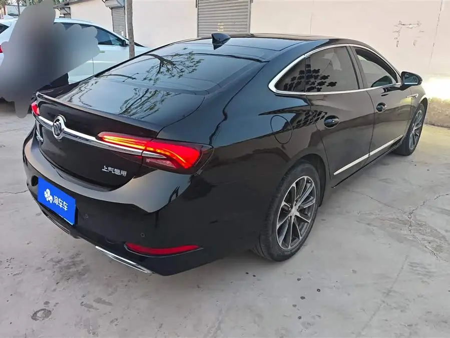 بيك لاكروس 2020 652T فاخرة