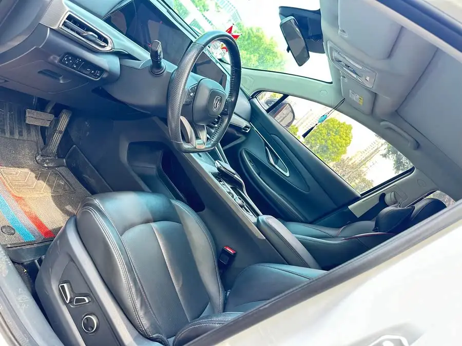 تشانغان UNI-T 2020 1.5T فلاجشيب