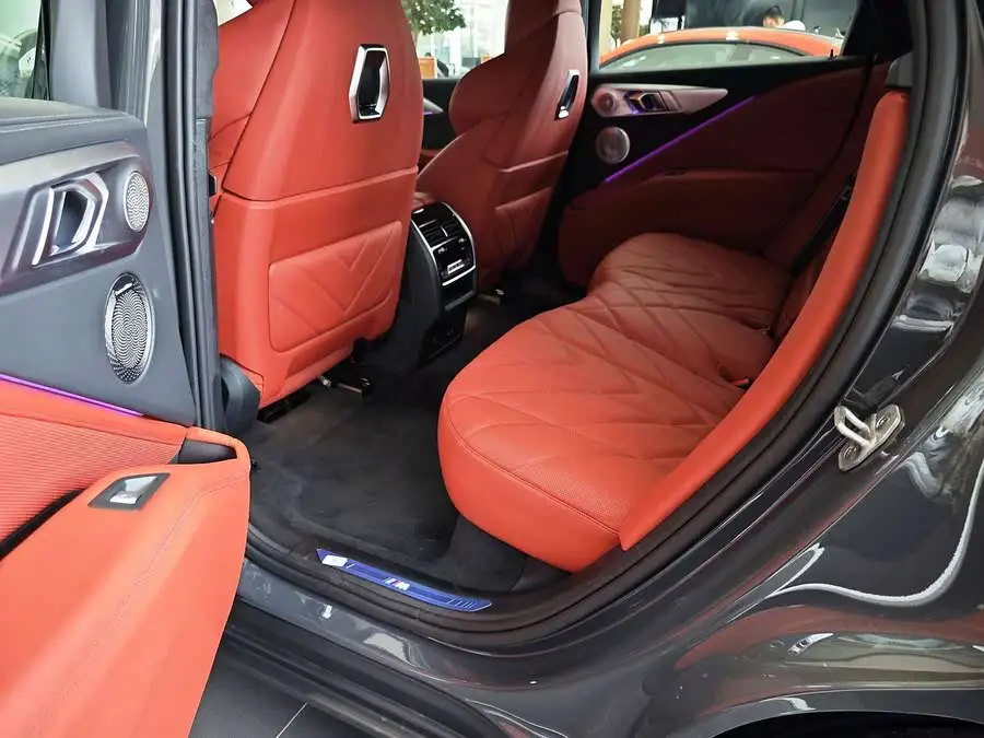 بي ام دبليو XM 2023 50e