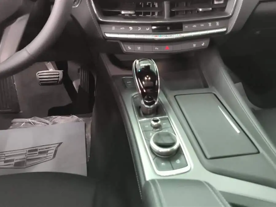 كاديلاك CT5 2022 28T الفاخرة