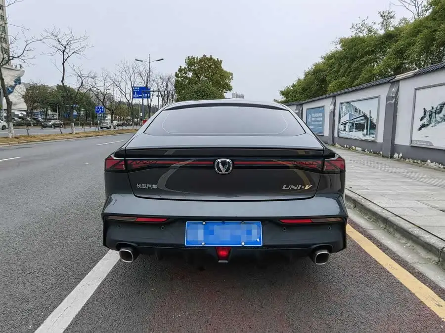 Changan UNI-V 2023 1.5T Premium