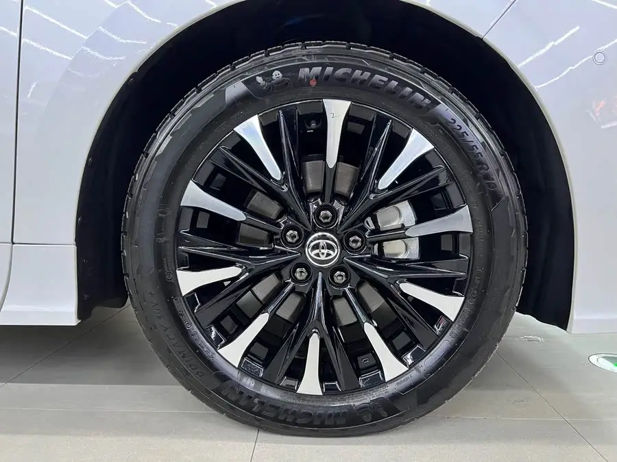 الفارد 2024 هايبرد 2.5 لتر إصدار بريميوم