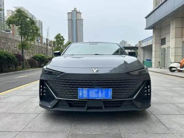 Changan UNI-V 2023 1.5T Respect Edition