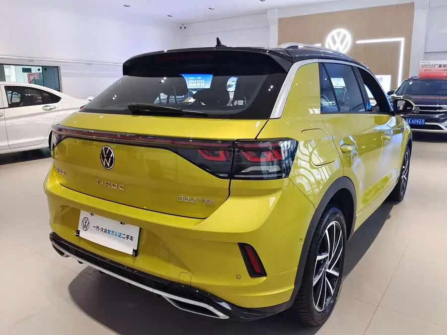 T-ROC 2023 300TSI DSG نسخة ستارى للدفع الأمامي