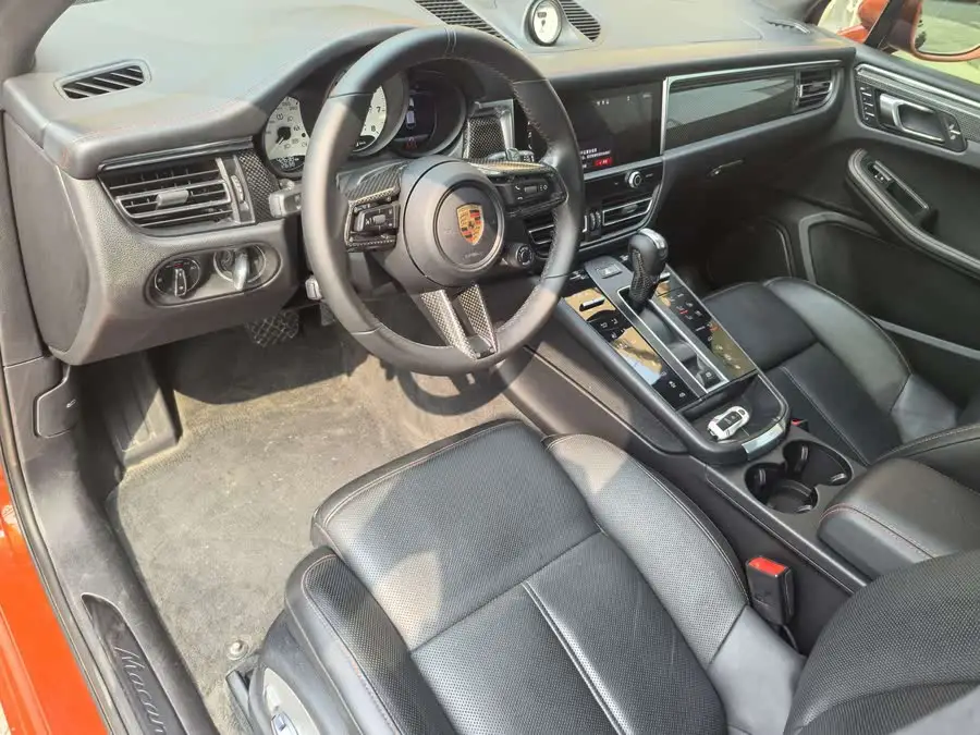 معلومات أساسية عن السيارة