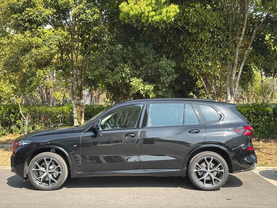 بي إم دبليو X5 2023 xDrive 30Li باقة M الرياضية الفاخرة