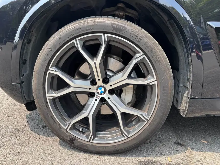 بي إم دبليو X5 2023 xDrive 30Li طراز الفخامة M حزمة الليل الرياضية