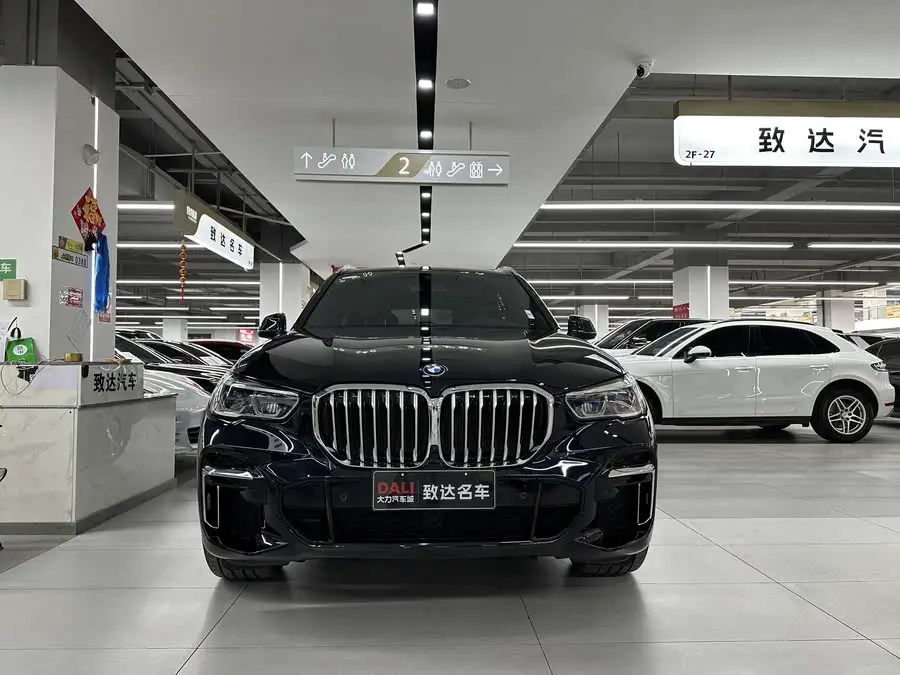 بي إم دبليو X5 2022 طراز محدث xDrive 40Li حزمة M الرياضية