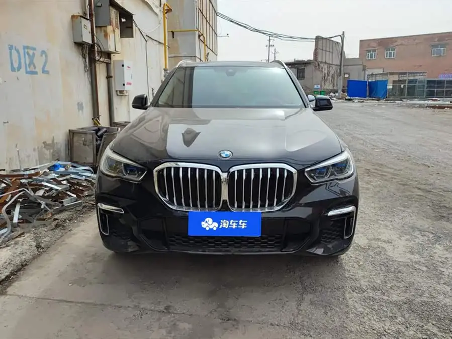 بي إم دبليو X5 2022 طراز مُعدل xDrive 30Li حزمة M الرياضية