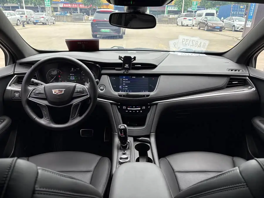 كاديلاك XT5 2022 2.0T دفع رباعي فئة الرفاهية (إصدار الطائر الطنان)
