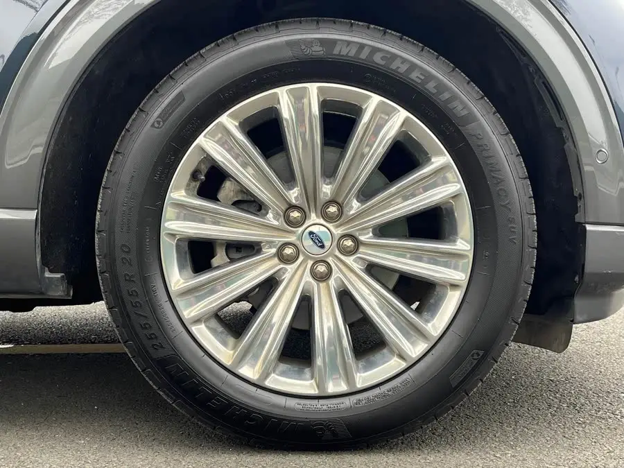 Explorer 2020 EcoBoost 285 AWD Titanium Edition 7-Seater