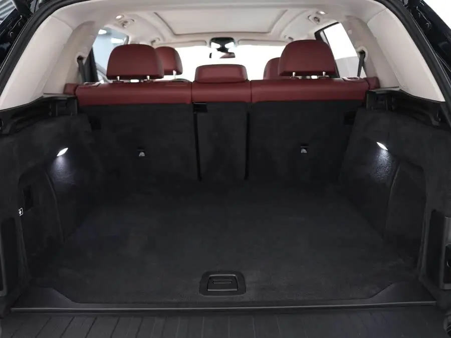 بي إم دبليو X5 طراز 2022 محدث xDrive 30Li حزمة M الرياضية التنفيذية