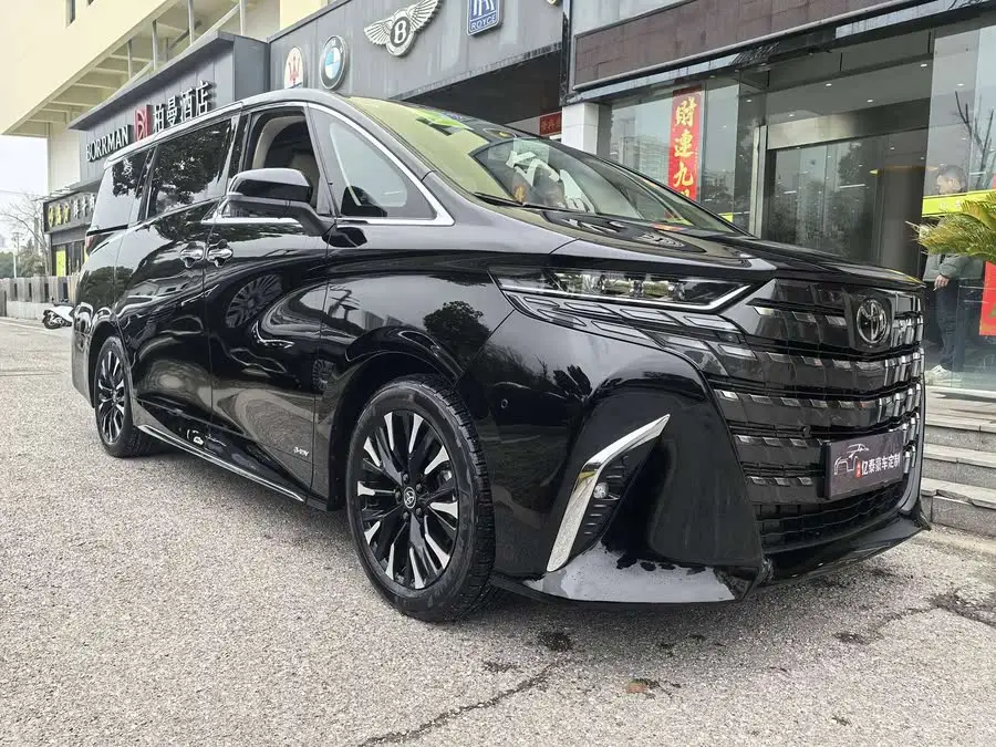 ألفارد 2024 طراز هايبرد 2.5 لتر النسخة المميزة