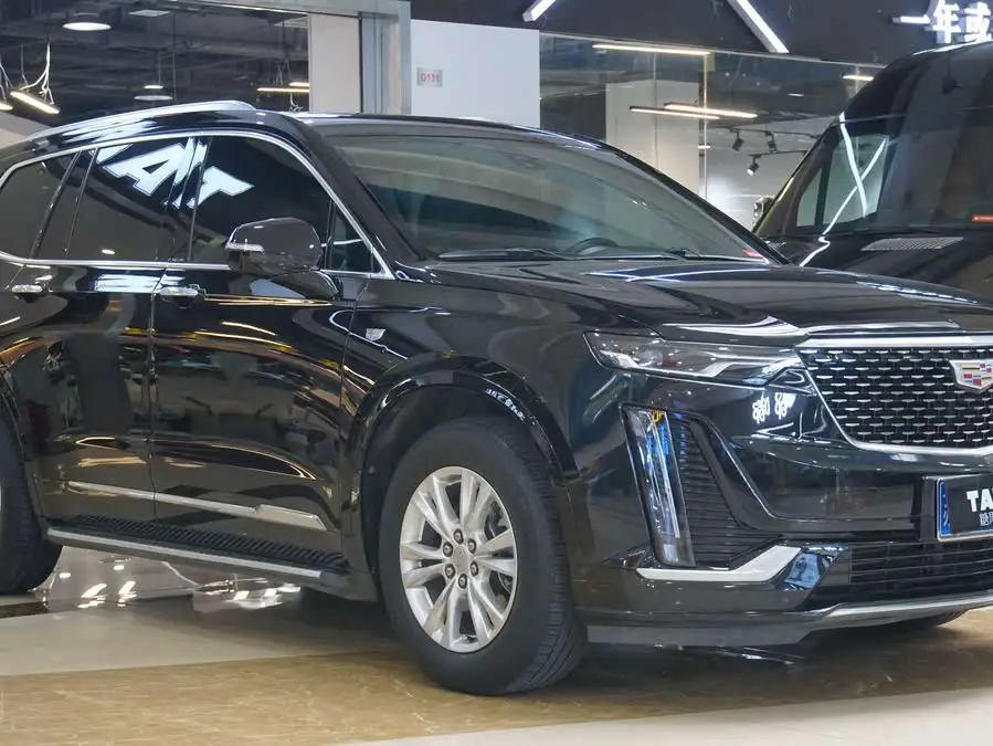 كاديلاك XT6 2021 28T طراز الفخامة بستة مقاعد