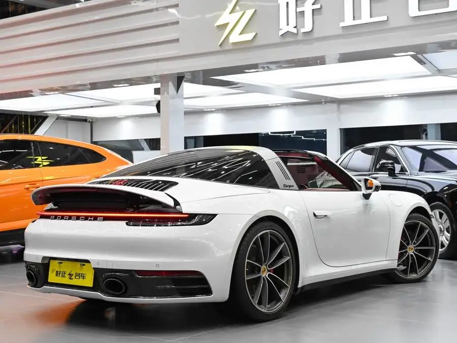 بورش 911 2023 طراز تارغا 4 3.0T