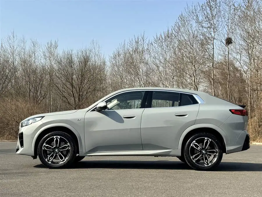 بي إم دبليو X2 (مستورد) 2024 sDrive25i M حزمة رياضية